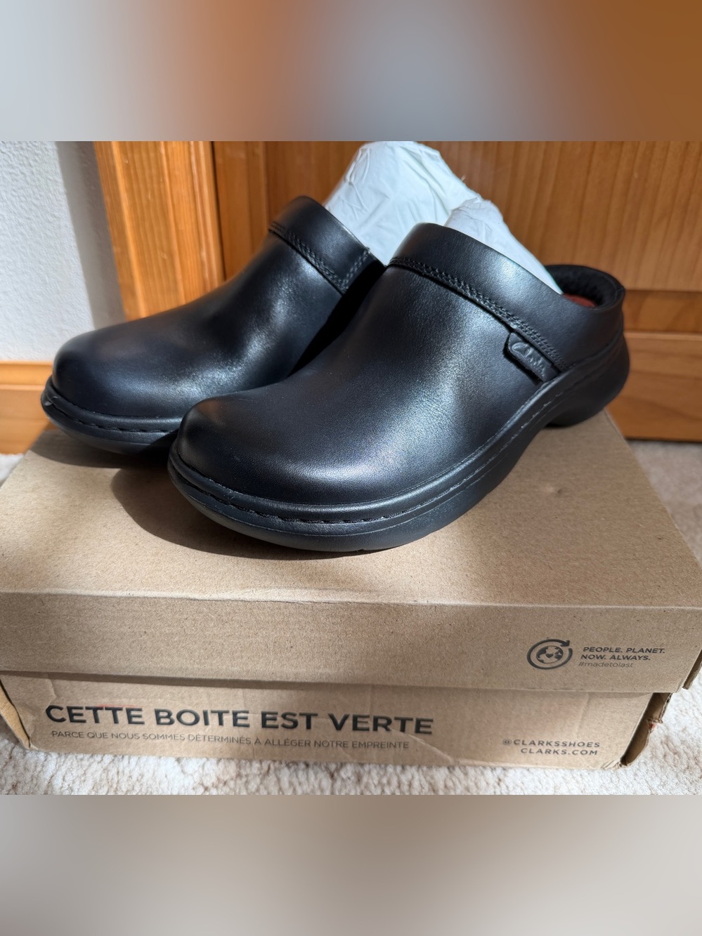 Clarks Pro Clog Women's Black Leather 6.5 NWT